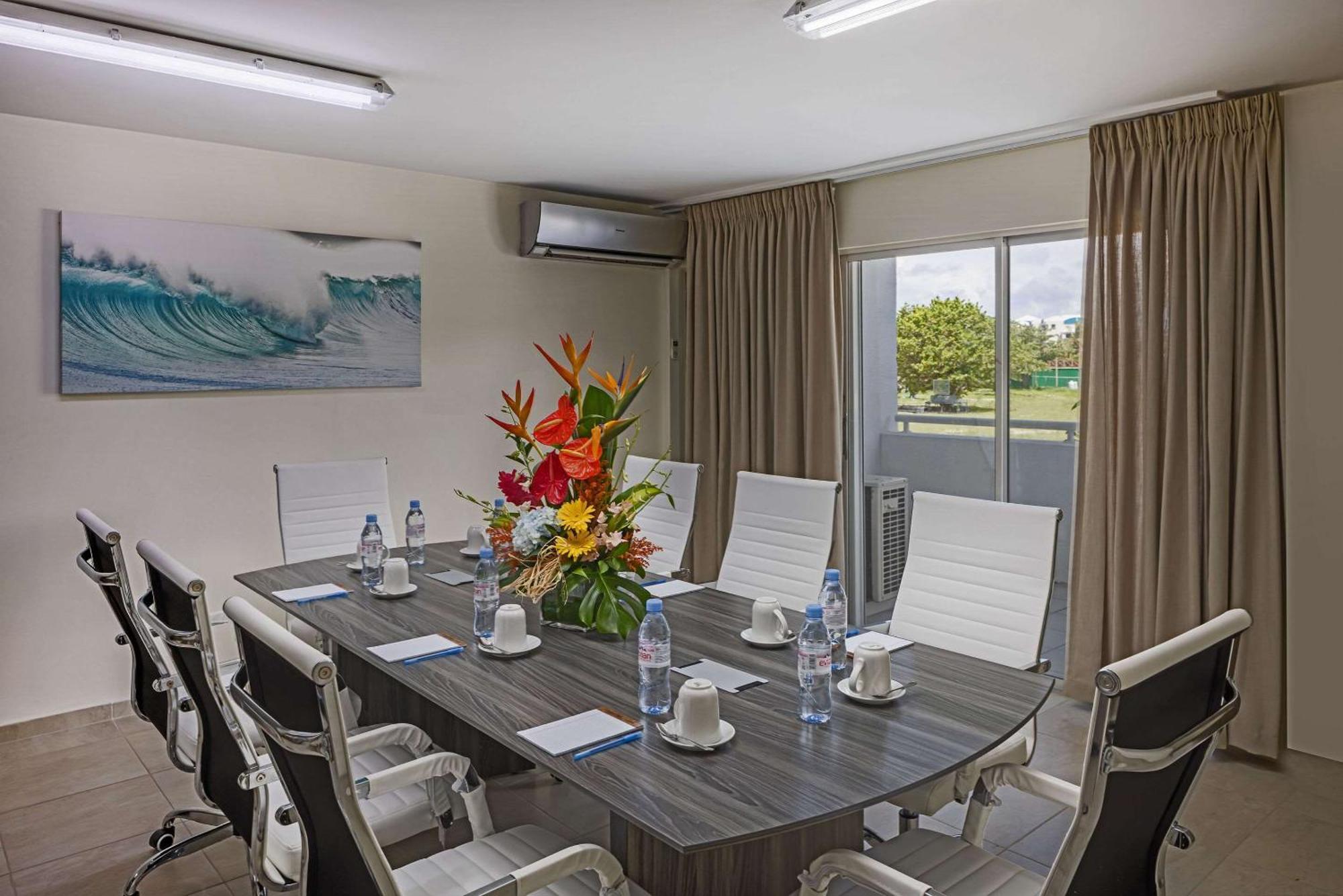 The Atrium Beach Resort And Spa, Ascend Hotel Collection Simpson Bay Exterior foto